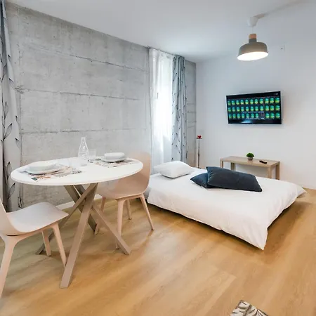 Easy Flat Vezia, Indipendent Entrance, Free Parking لوغانو