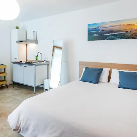 Easy Flat Vezia, Indipendent Entrance, Free Parking شقة